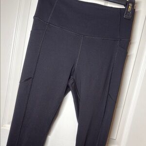 Victoria's Secret high-waisted leggings. Size 6. NWOT.